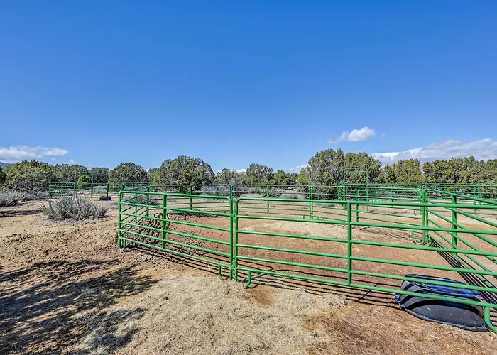Vacation W/ Private Yard & Fire Pit * Kingman